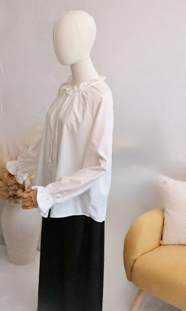 Chemise à lacets, inspiration médiévale