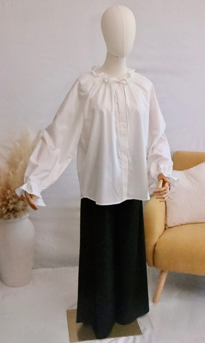 Chemise à lacets, inspiration médiévale